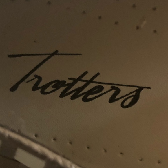 TROTTERS FLATS SHOES - Picture 8 of 12